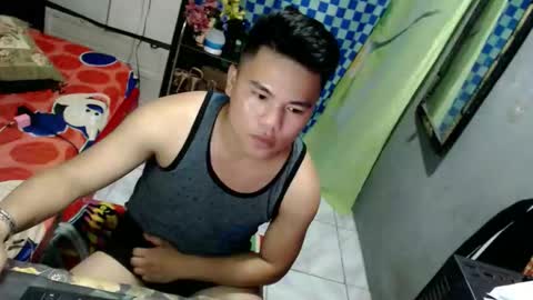 Snapshot of urhardfucker28xxx chatting on April 2026 06:04:02 PM Juven online show from April 2026 06:04:02 PM