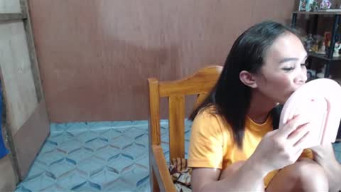 urhotgian online show from June 2026 07:25:01 PM