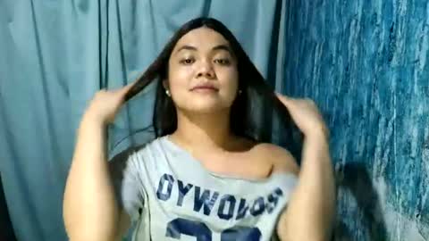 urhottie_bella online show from June 2026 04:12:02 PM