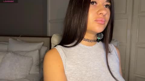 Snapshot of urlillshy chatting on October 2025 01:06:01 AM Kristina online show from October 2025 01:06:01 AM