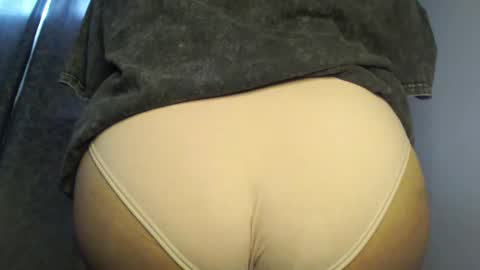 Snapshot of urlovely_hait chatting on October 2025 07:51:02 AM Sham online show from October 2025 07:51:02 AM