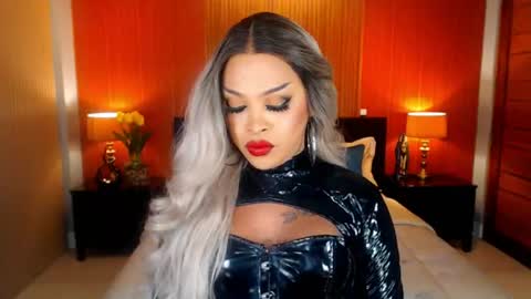 Snapshot of urmajestytyra chatting on June 2026 06:19:02 AM UrMajestyTyra online show from June 2026 06:19:02 AM