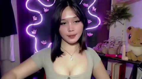 Pia online show from October 2025 09:10:02 PM