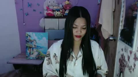Snapshot of urpreciouspinayxxx chatting on May 2026 01:06:02 PM hi im kim online show from May 2026 01:06:02 PM