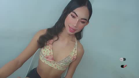 urpretty_mistake online show from February 2026 05:25:01 AM