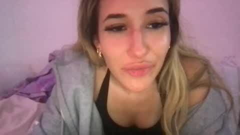 Snapshot of urprincessxox chatting on May 2026 10:10:01 AM urprincessxox online show from May 2026 10:10:01 AM