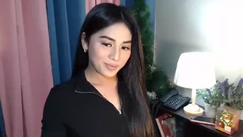 JUST CALL ME CALI online show from November 2025 07:05:01 PM