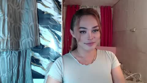 Snapshot of ursexy_debra chatting on December 2024 12:38:01 PM TYRA online show from December 2024 12:38:01 PM