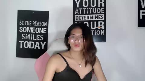 Snapshot of ursexy_diamondcum chatting on March 2026 09:00:01 PM RAZ online show from March 2026 09:00:01 PM