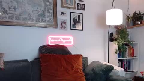 Snapshot of ursinae chatting on February 2025 12:21:01 AM Ursinae online show from February 2025 12:21:01 AM