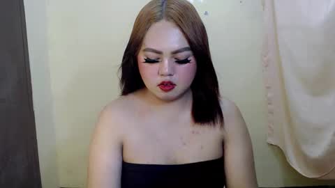 Snapshot of urslut_max chatting on April 2026 07:50:01 AM maxie online show from April 2026 07:50:01 AM