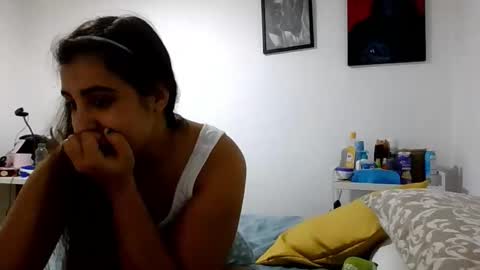 ursumi1 online show from October 2025 03:51:01 PM