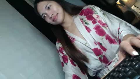 Snapshot of ursweetgirl_thea chatting on October 2025 04:15:02 PM ursweetgirl thea online show from October 2025 04:15:02 PM