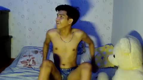 Snapshot of ursweetie_boy chatting on July 2026 03:03:02 PM ursweetie_boy online show from July 2026 03:03:02 PM