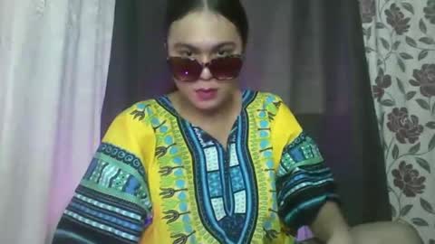 Snapshot of urunexpensivecamilla chatting on November 2025 08:12:01 AM YOURGIRLCAMILLA online show from November 2025 08:12:01 AM