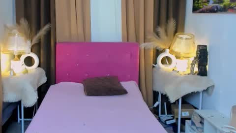 urwildest_margaret online show from December 2025 09:12:02 PM