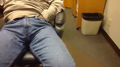 useemie online show from October 2025 06:42:02 PM