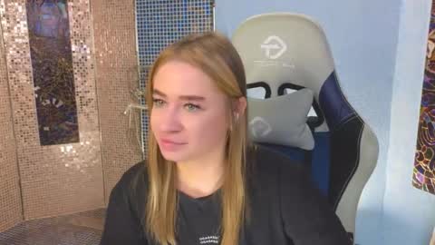 Leila online show from October 2025 05:13:02 PM