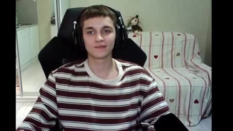 Snapshot of uwugriffith chatting on June 2026 10:47:01 PM uwugriffith online show from June 2026 10:47:01 PM