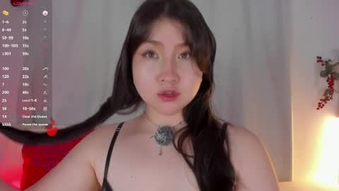 Snapshot of uwumary chatting on June 2026 01:01:02 AM Mary online show from June 2026 01:01:02 AM