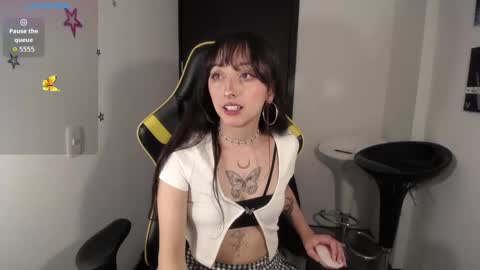 v1cky_ online show from October 2025 11:15:01 PM