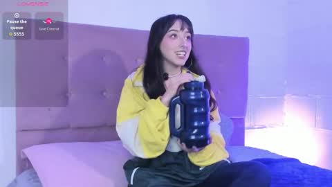 v1cky_ online show from November 2025 10:32:02 PM