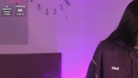 v1cky_ online show from November 2025 01:09:02 AM