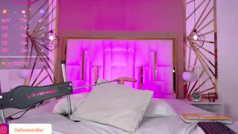 Snapshot of vaaleriee_miller_ chatting on November 2025 06:15:01 PM valeriee miller online show from November 2025 06:15:01 PM