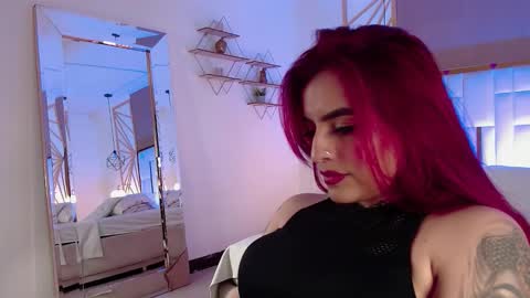 Snapshot of vaaleriee_miller_ chatting on November 2025 03:49:02 AM valeriee miller online show from November 2025 03:49:02 AM