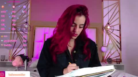 Snapshot of vaaleriee_miller_ chatting on December 2025 05:27:02 AM valeriee miller online show from December 2025 05:27:02 AM