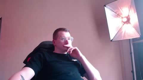 Snapshot of vacation__ chatting on April 2026 02:42:01 PM vacation__ online show from April 2026 02:42:01 PM