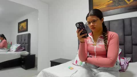 Vahiolet smith online show from June 2026 03:08:02 AM