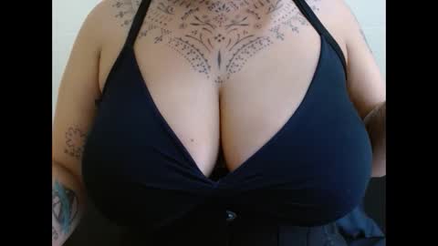 Vah Oliver online show from December 2024 03:30:01 PM