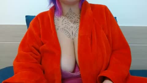 Vah Oliver online show from October 2025 03:01:02 PM