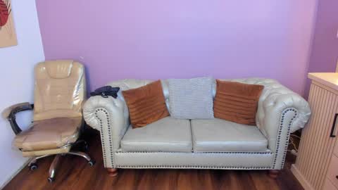 Snapshot of vailoetharris chatting on April 2026 11:37:01 AM Vaiolet Harris online show from April 2026 11:37:01 AM