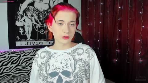 Snapshot of vailyreb chatting on December 2024 09:57:01 PM Marin online show from December 2024 09:57:01 PM