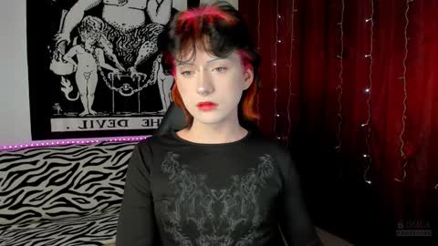 Snapshot of vailyreb chatting on December 2024 04:29:02 PM Marin online show from December 2024 04:29:02 PM