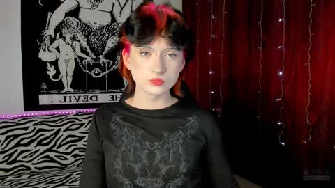 Snapshot of vailyreb chatting on December 2024 07:32:01 PM Marin online show from December 2024 07:32:01 PM