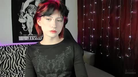 Snapshot of vailyreb chatting on January 2025 08:37:02 PM Marin online show from January 2025 08:37:02 PM