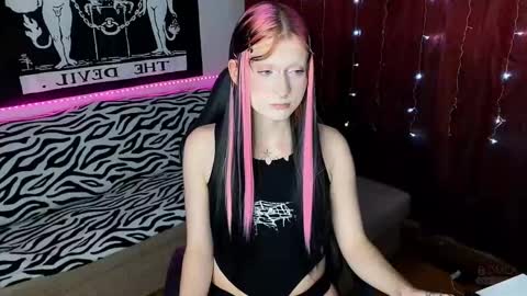 Snapshot of vailyreb chatting on March 2025 07:15:02 PM Marin online show from March 2025 07:15:02 PM