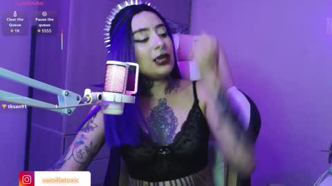 Vainilla Independent model online show from December 2025 02:20:01 AM