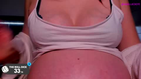 Snapshot of vainillacrepe chatting on January 2025 08:01:01 PM Im Mila my onlyfans is vainillacrepe online show from January 2025 08:01:01 PM