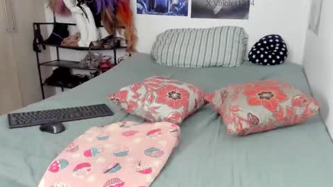 Vaiolet1314 online show from December 2025 12:29:01 AM