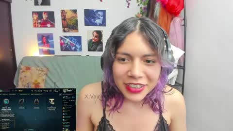 Snapshot of vaioletuwu chatting on May 2026 03:22:02 AM Vaiolet1314 online show from May 2026 03:22:02 AM