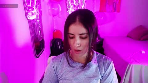 Snapshot of val_angelll chatting on March 2026 04:04:02 AM valentina online show from March 2026 04:04:02 AM