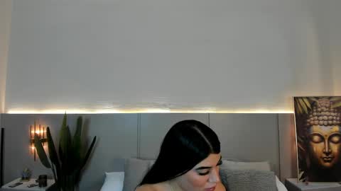 Snapshot of val_rossi chatting on April 2026 03:24:02 AM Valentina online show from April 2026 03:24:02 AM