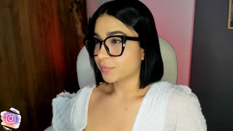 Snapshot of val_varago chatting on February 2026 02:27:01 AM val_varago online show from February 2026 02:27:01 AM