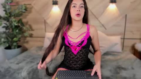 Valentina online show from October 2025 12:46:01 PM