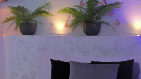 Snapshot of valenn__smith chatting on February 2025 07:03:02 PM Valentina online show from February 2025 07:03:02 PM