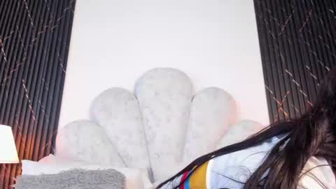 Snapshot of valenrosse_ chatting on July 2026 11:27:02 AM Valen online show from July 2026 11:27:02 AM